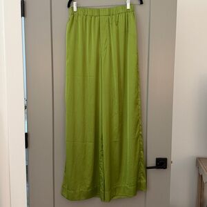 Daily Drills Green high-waisted Satin Pants M